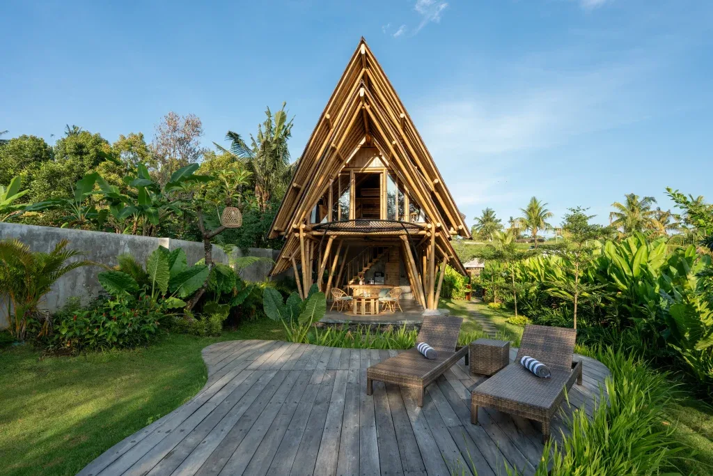 Maya Villa, bamboo accommodation in Sambangan