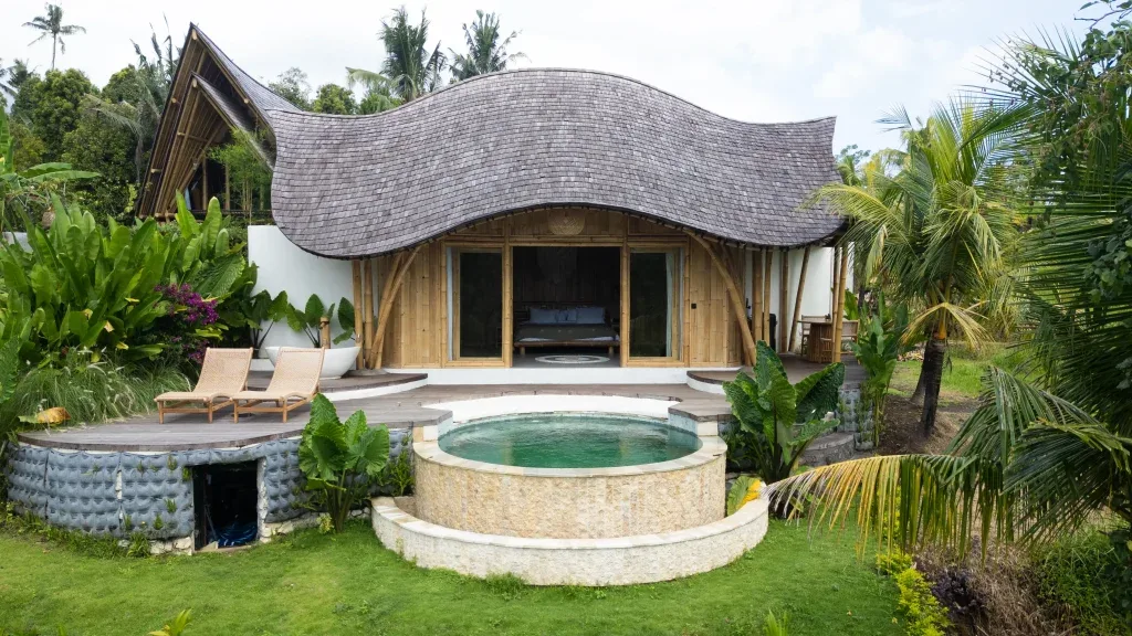 Alam Villa, bamboo accommodation in Sambangan